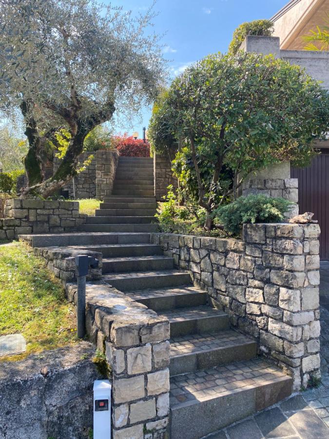 Flowers & Garden Apartment Con Vista Lago Manerba del Garda Exterior foto
