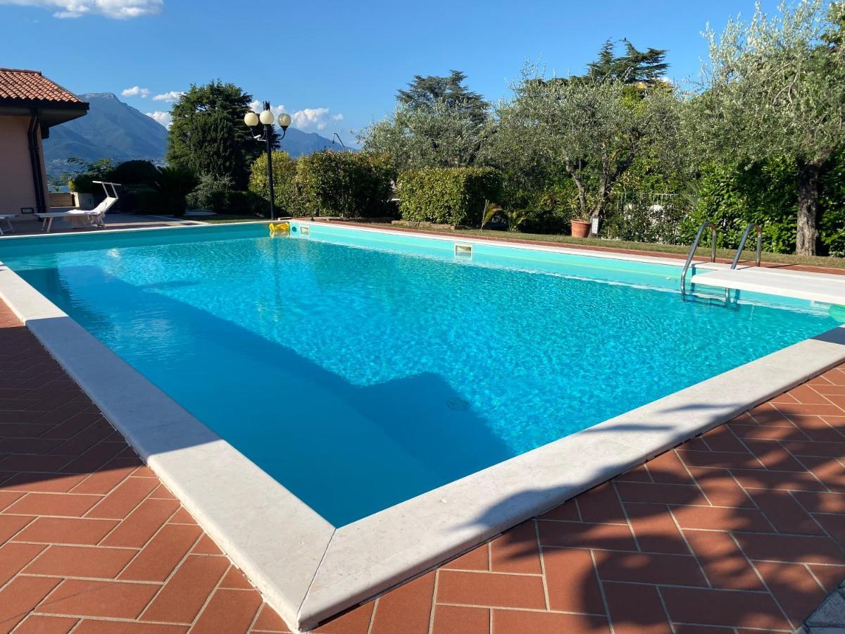 Flowers & Garden Apartment Con Vista Lago Manerba del Garda Exterior foto
