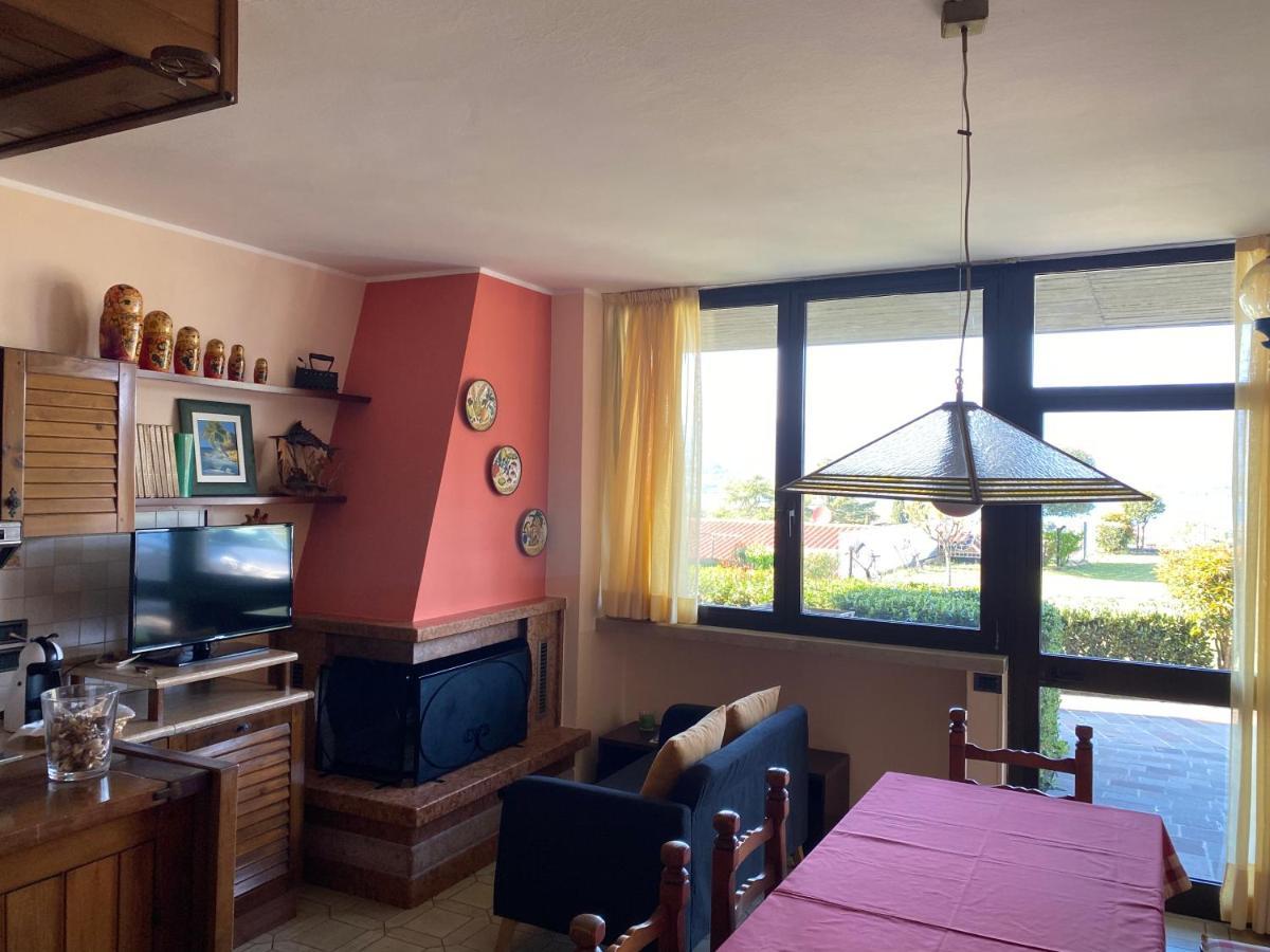 Flowers & Garden Apartment Con Vista Lago Manerba del Garda Exterior foto
