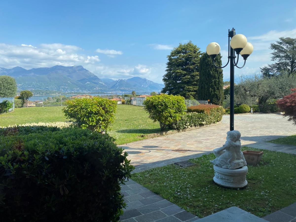 Flowers & Garden Apartment Con Vista Lago Manerba del Garda Exterior foto